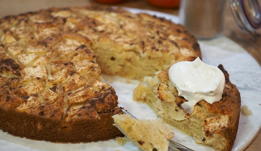Apple cake